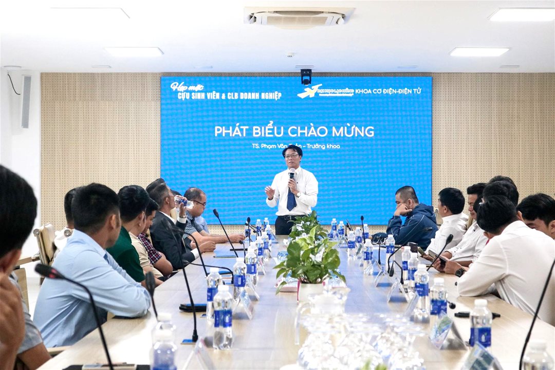 Xây dựng hệ sinh thái kết nối: Sự kiện Gặp mặt Cựu sinh viên & Ra mắt CLB Doanh nghiệp